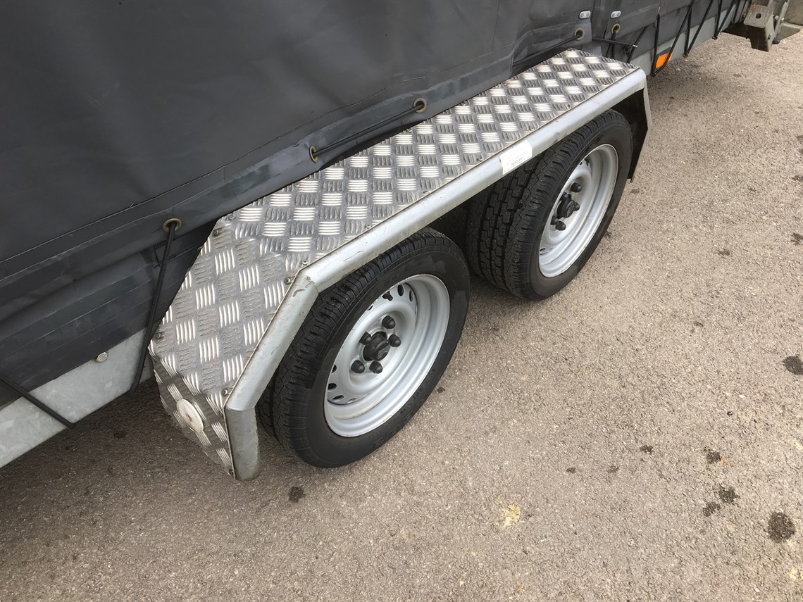 gtx3-covered-trailer