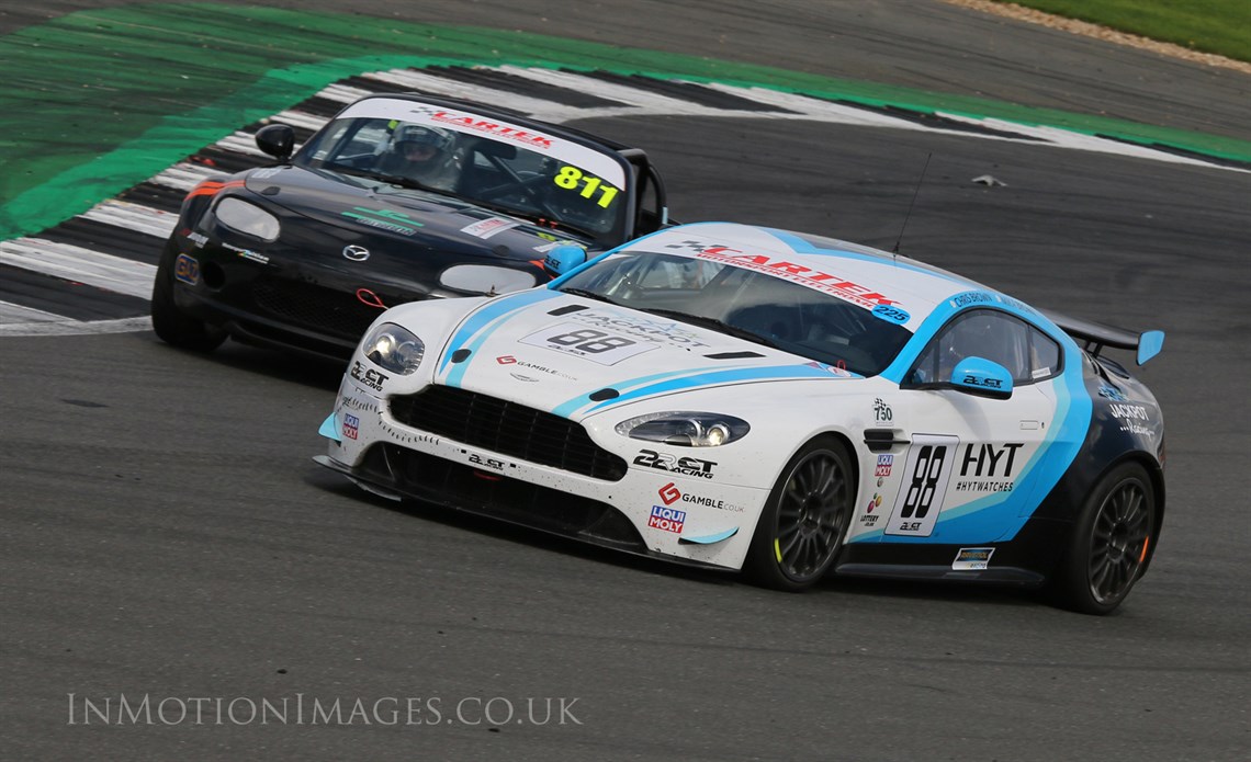 aston-martin-vantage-gt4