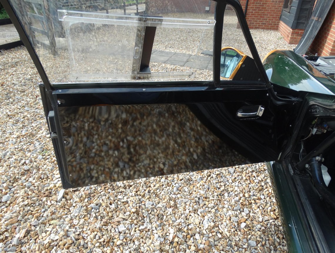 jaguar-xjs-4000cc-straight-six-double-overhea