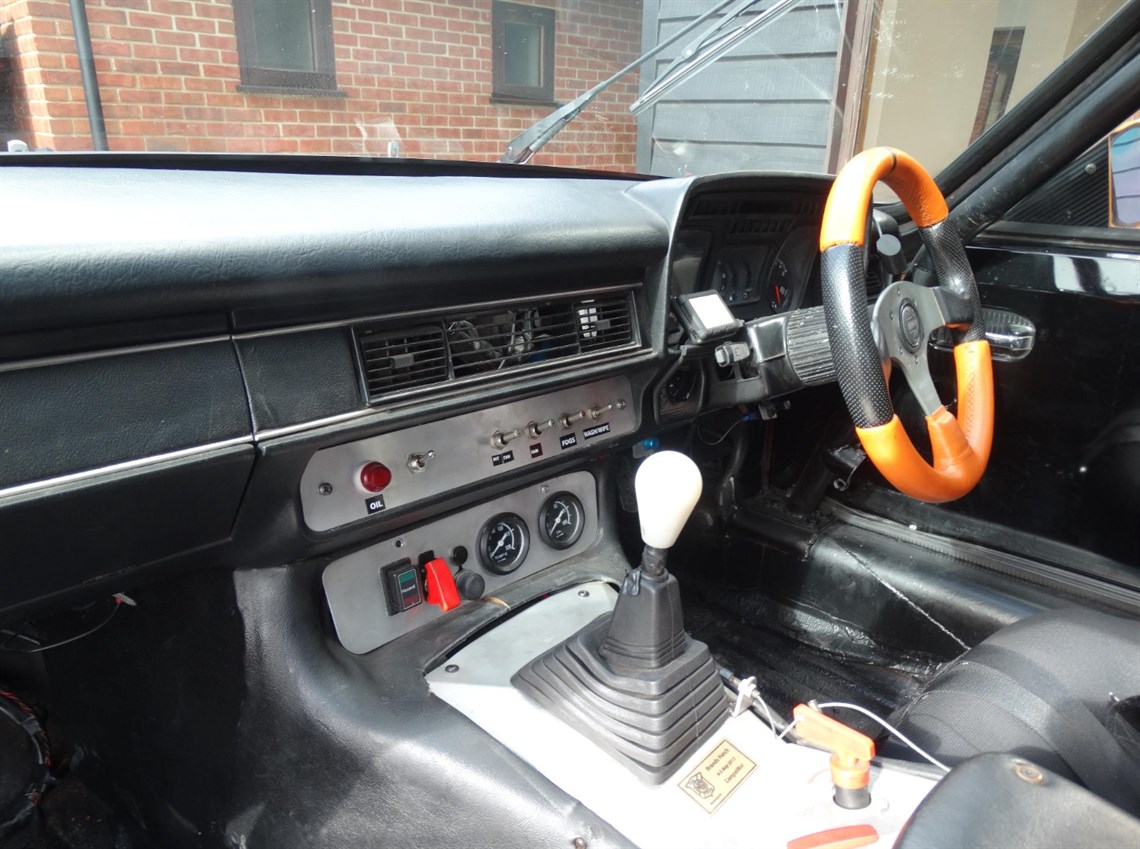 jaguar-xjs-4000cc-straight-six-double-overhea