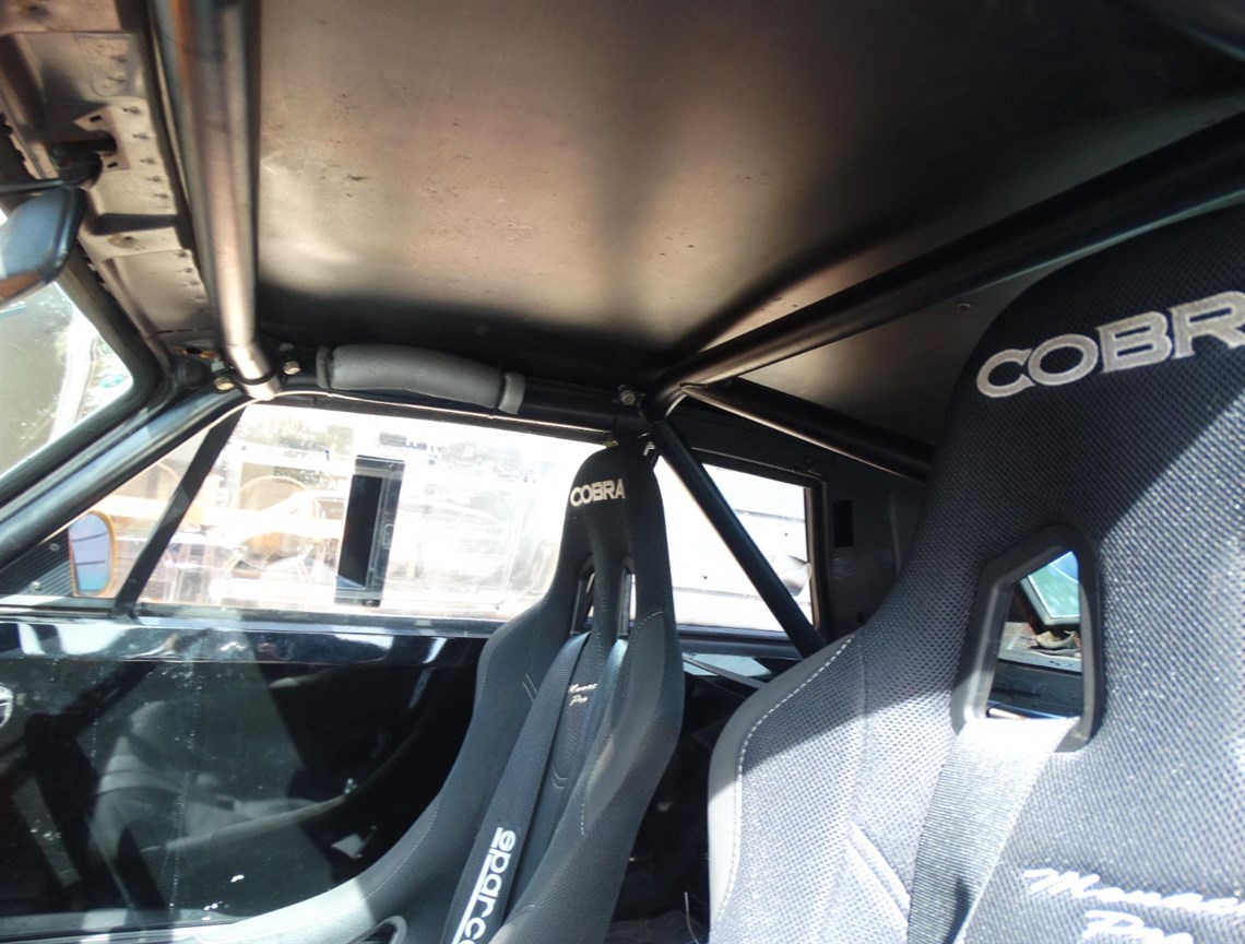 jaguar-xjs-4000cc-straight-six-double-overhea