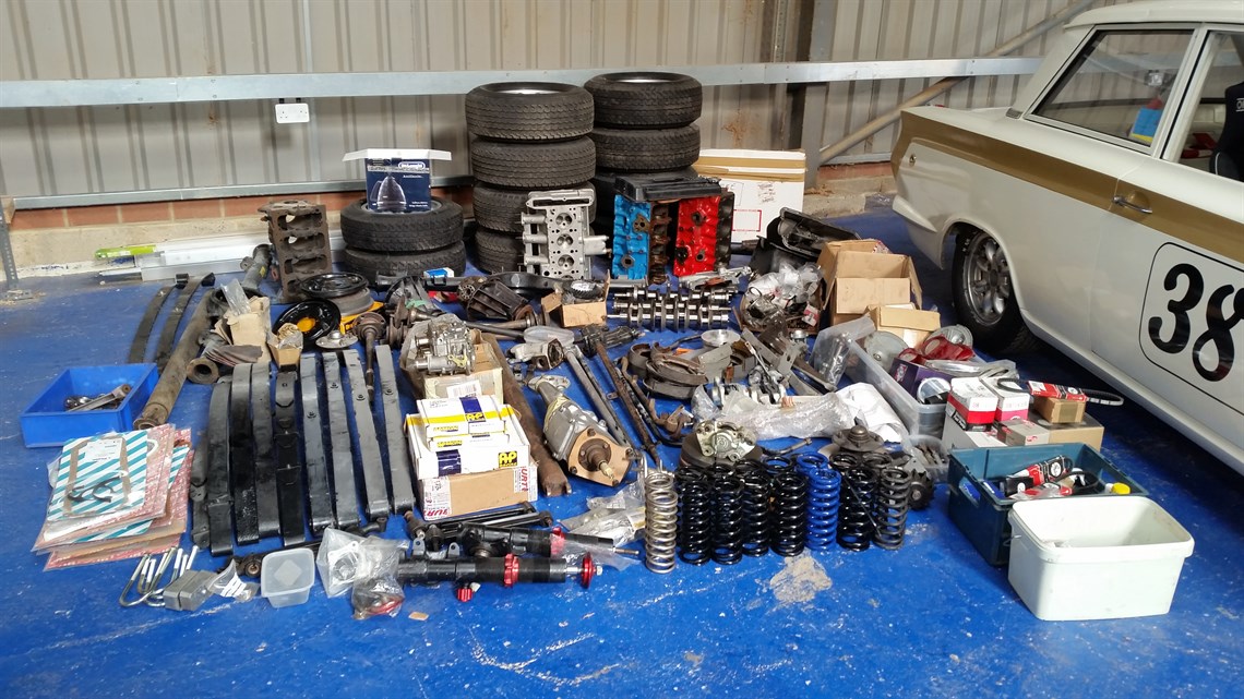 fia-lotus-cortina-competition-touring-car