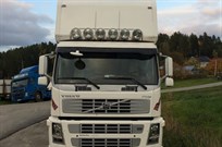 luxury-volvo-fm9-race-transporter-with-slide