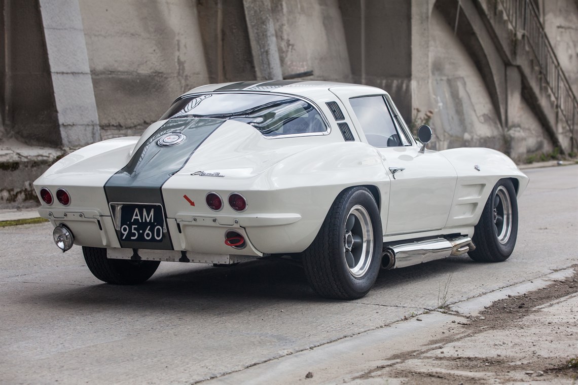 Chevrolet corvette c2 stingray