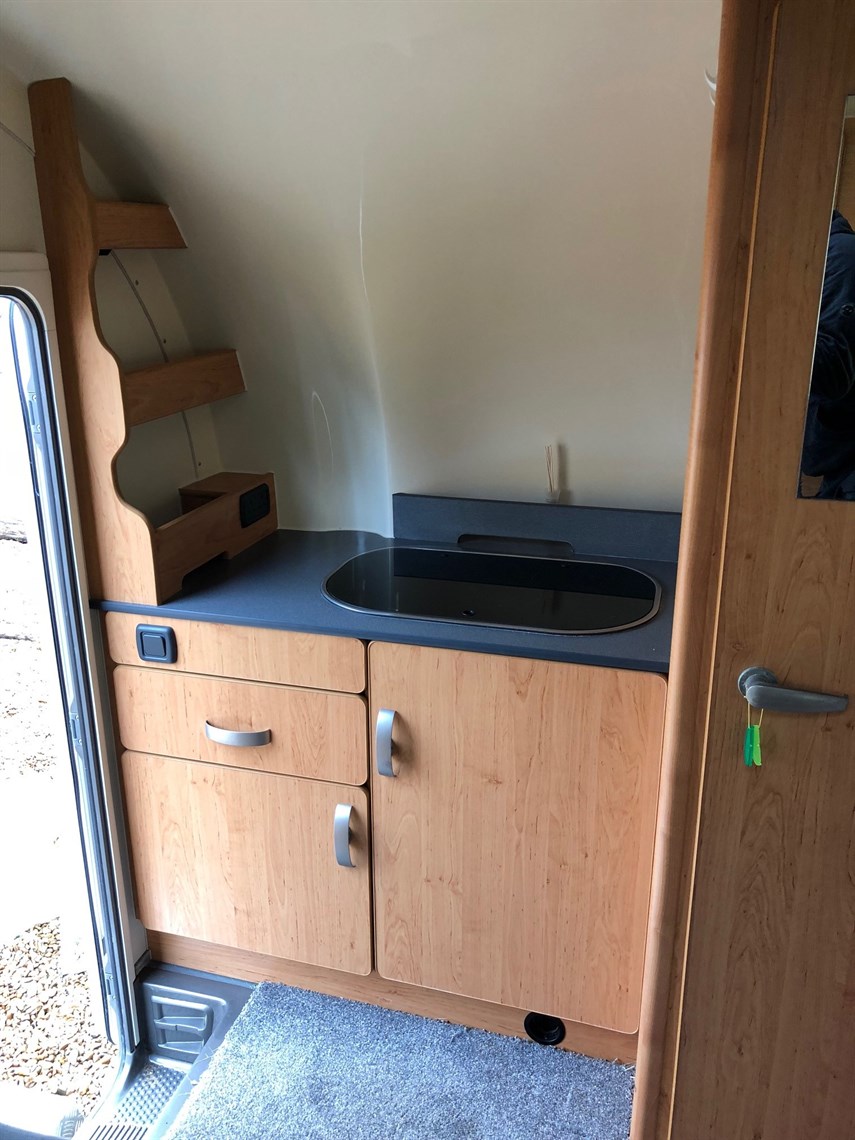 car-transporter-trailer-with-full-living-acco