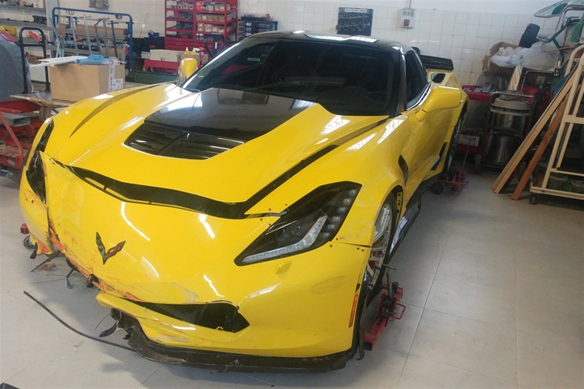 corvette-z06-supercharged-with-accident