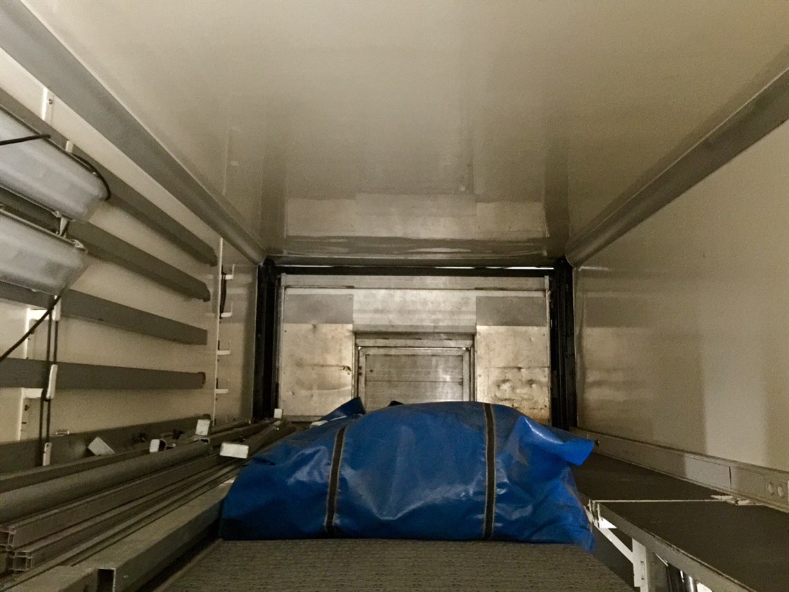 iveco-truck-and-race-trailer-with-2-awnings