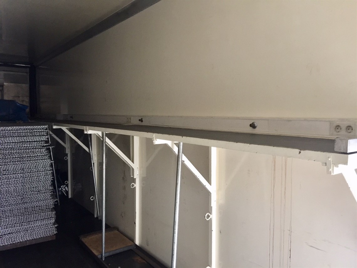 iveco-truck-and-race-trailer-with-2-awnings