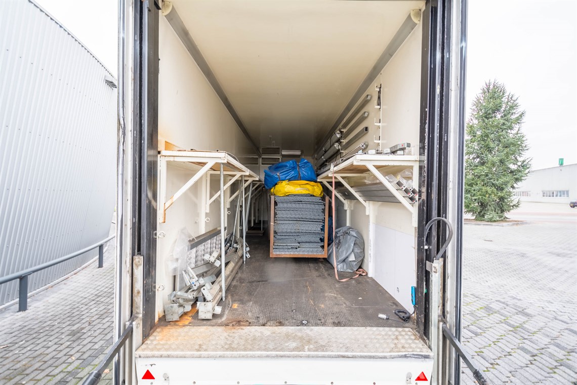 iveco-truck-and-race-trailer-with-2-awnings