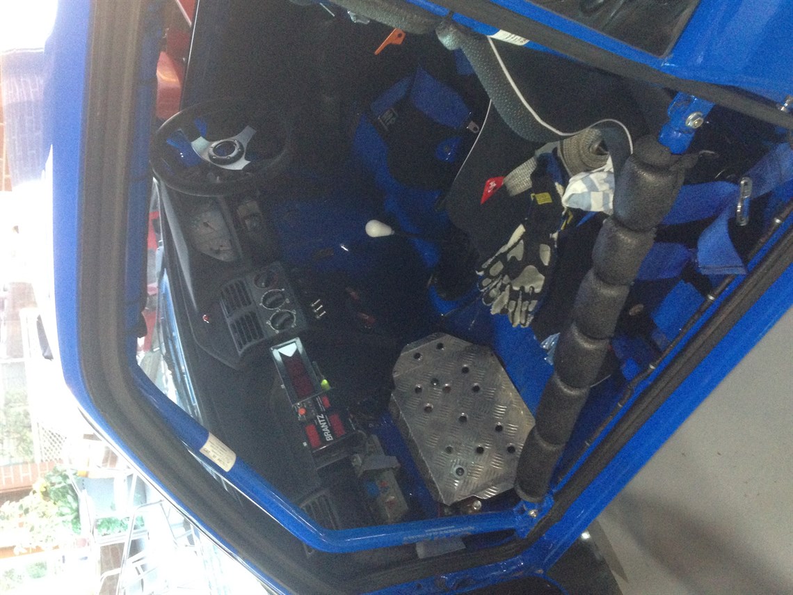 peugeot-205-gti-1900