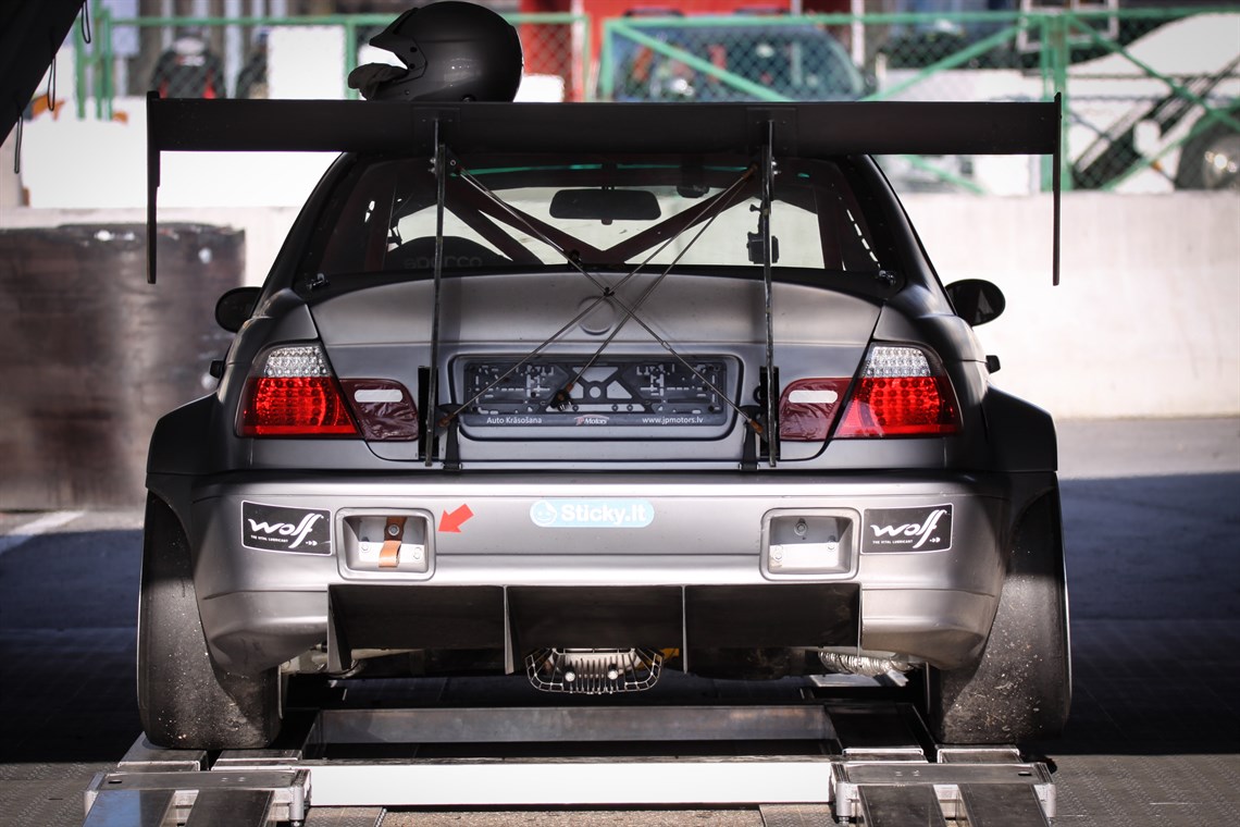 V8 bmw e46