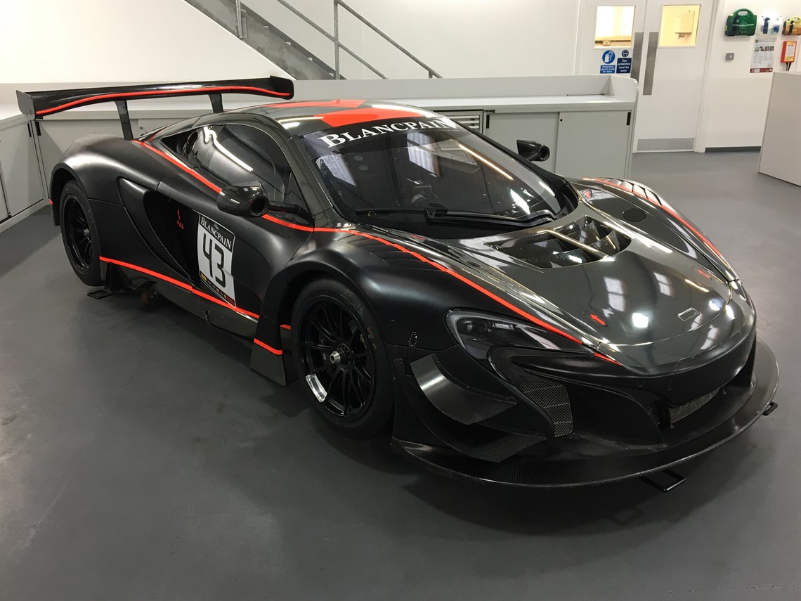 2-x-2017-mclaren-650s-gt3-cars