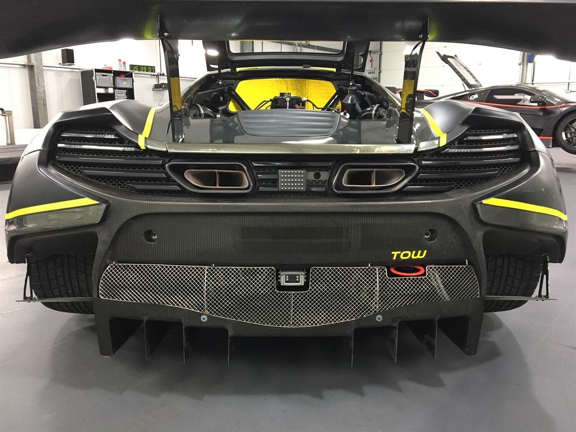 2-x-2017-mclaren-650s-gt3-cars