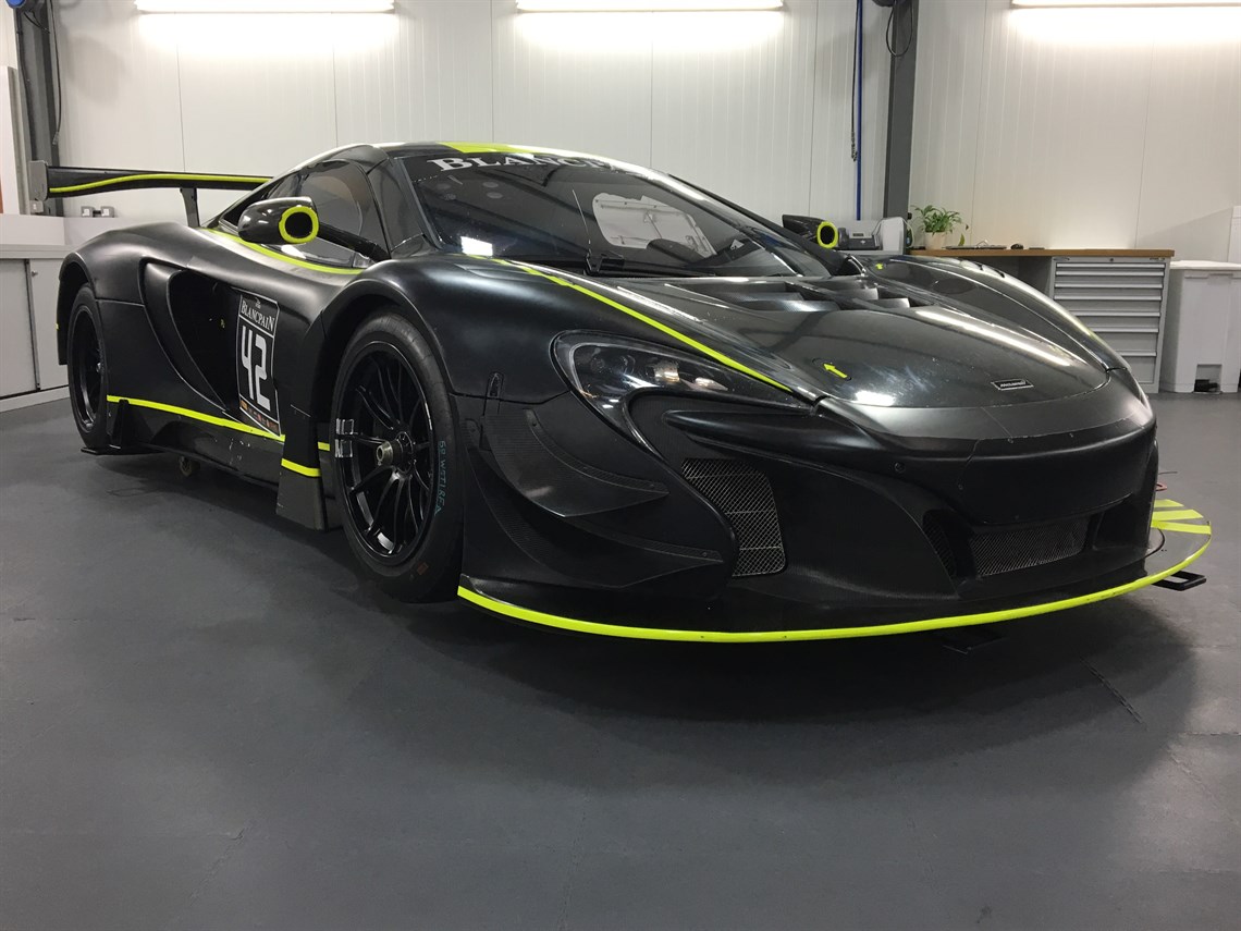 2-x-2017-mclaren-650s-gt3-cars