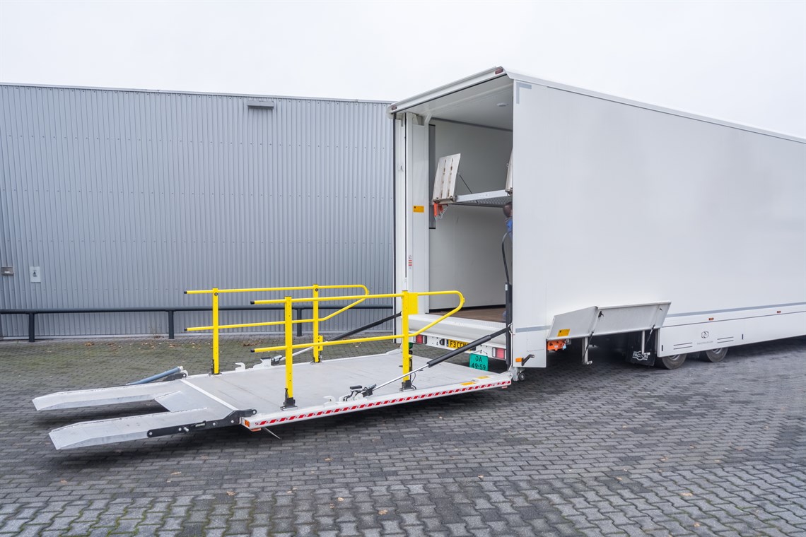 racetrailer-for-cars-max5-only-and-adjustable