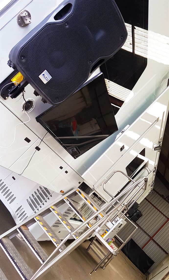 motorsports-hospitality-unit