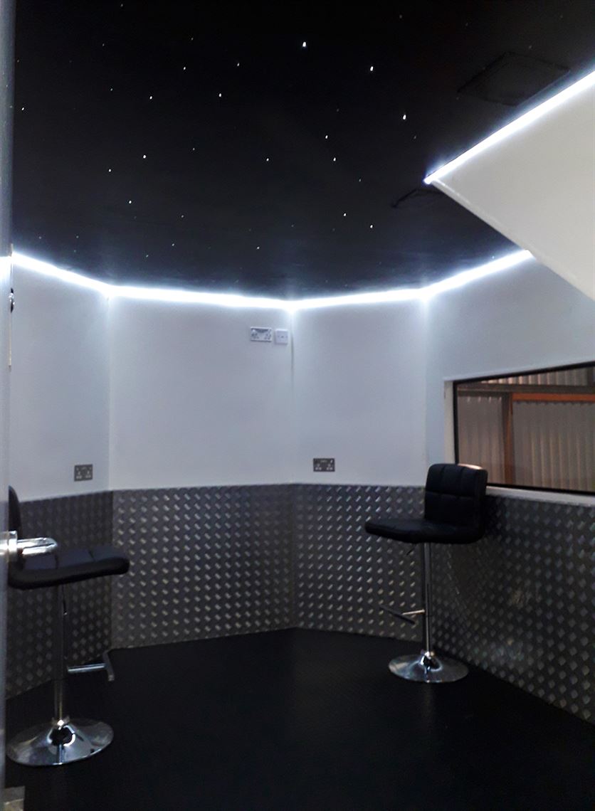 motorsports-hospitality-unit