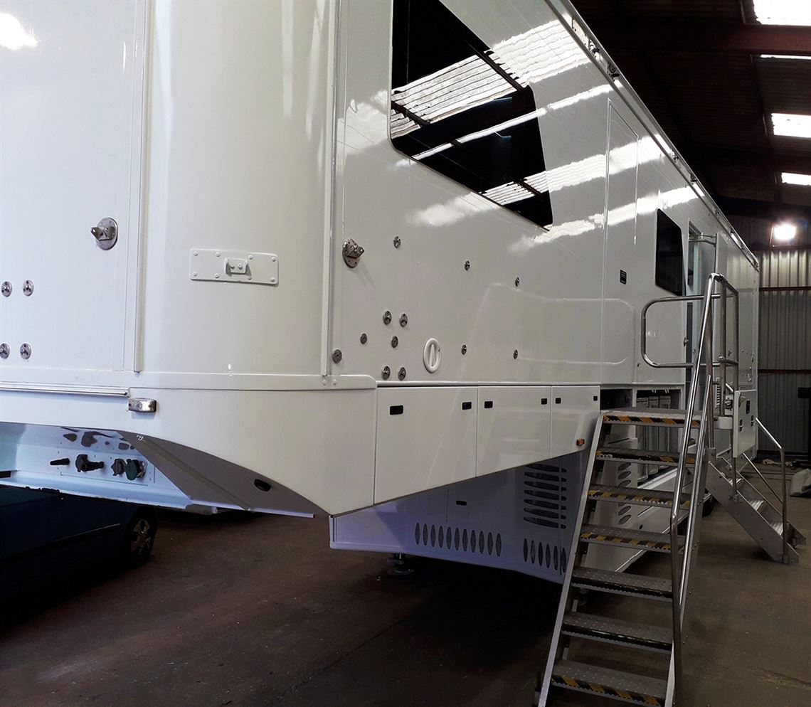 motorsports-hospitality-unit