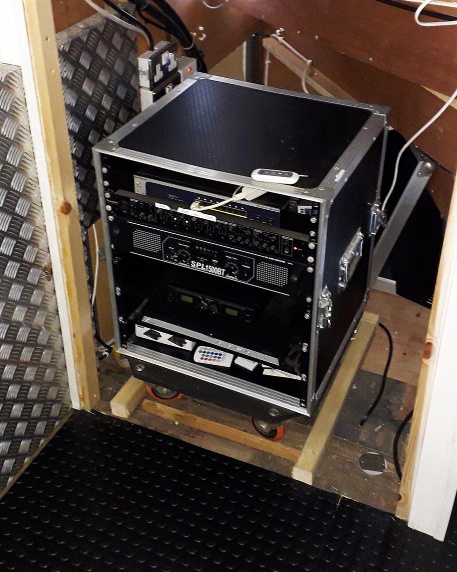 motorsports-hospitality-unit