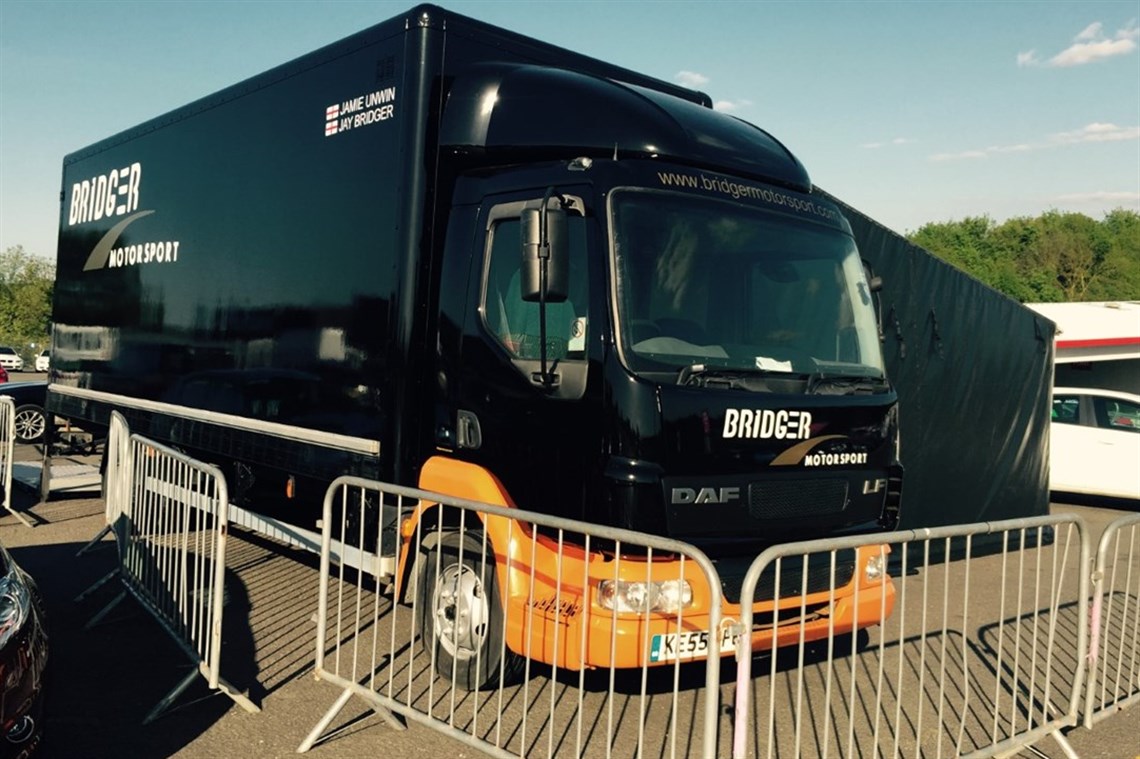 daf-lf-75-tonne-race-transporter-with-awning