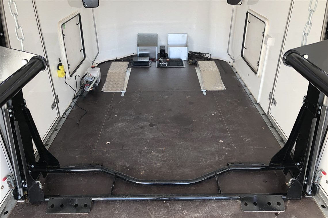 prg-prosporter-xw---carries-one-or-two-cars--