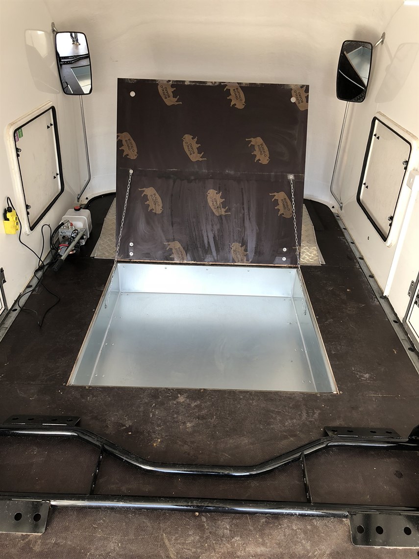 prg-prosporter-xw---carries-one-or-two-cars--