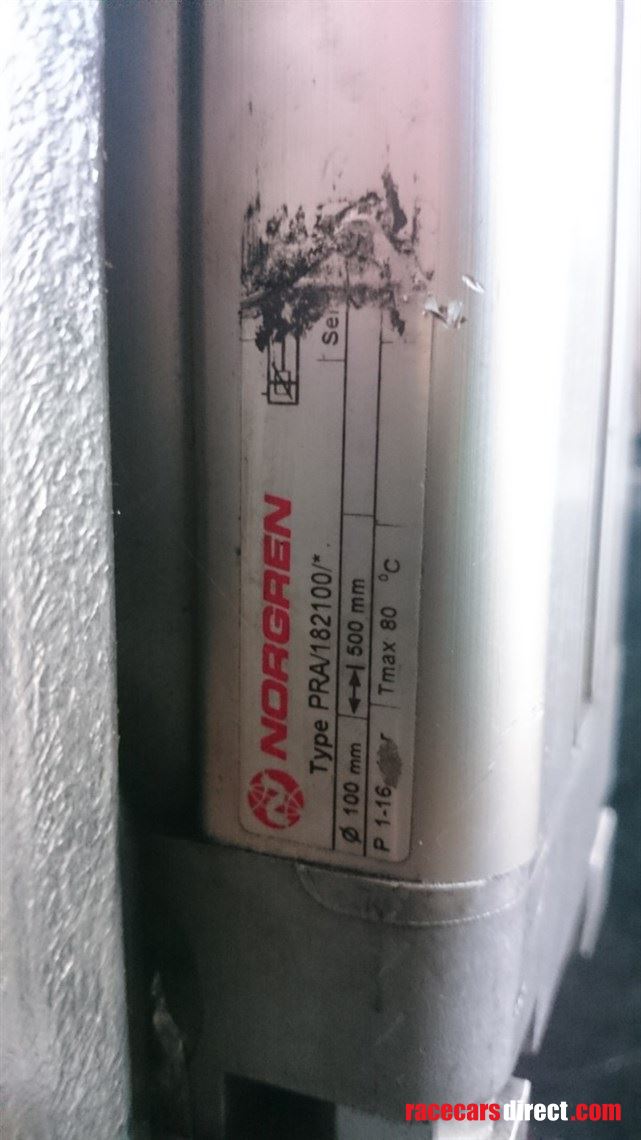 single-seater-air-jacks