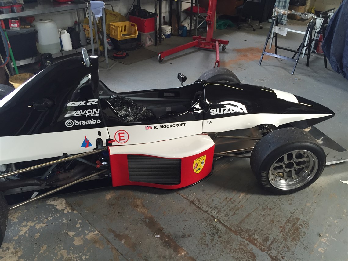 mk-6-long-wheel-base-jedi-race-car-with-suzuk