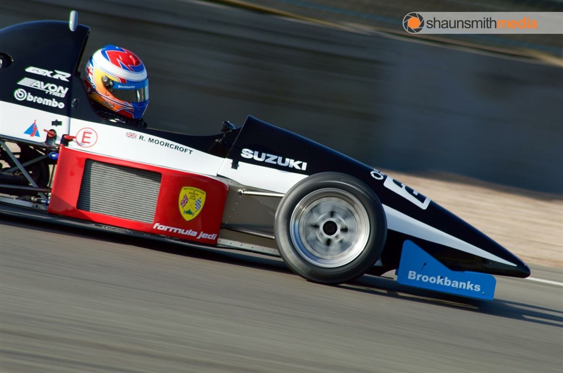 mk-6-long-wheel-base-jedi-race-car-with-suzuk