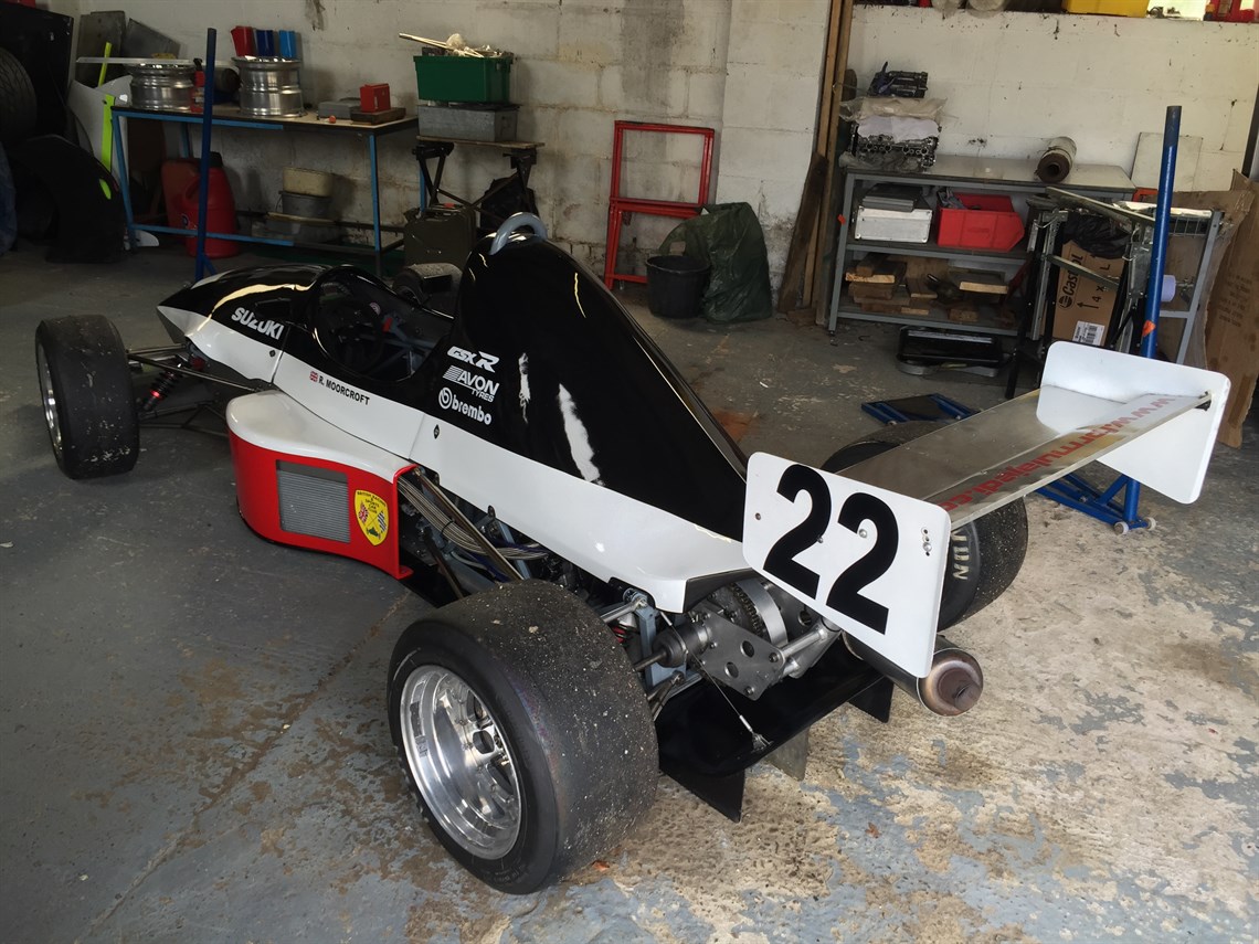 mk-6-long-wheel-base-jedi-race-car-with-suzuk