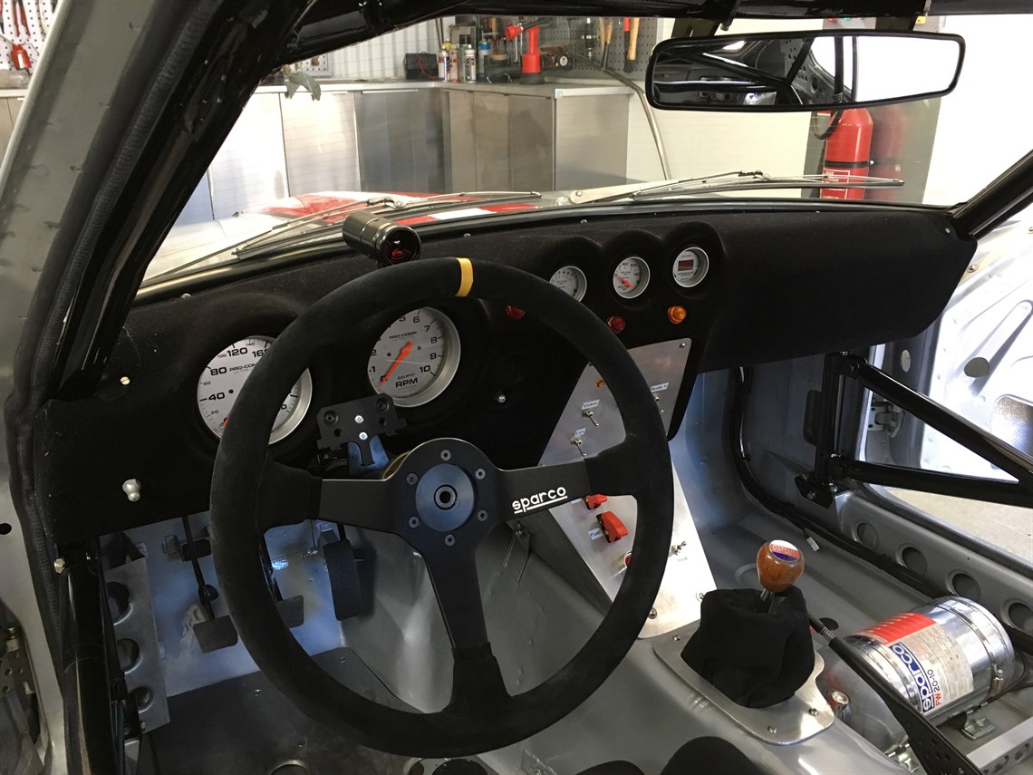 datsun-240z-race-car