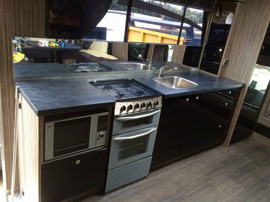 annard-built-scania-p310-race-transporter-mot