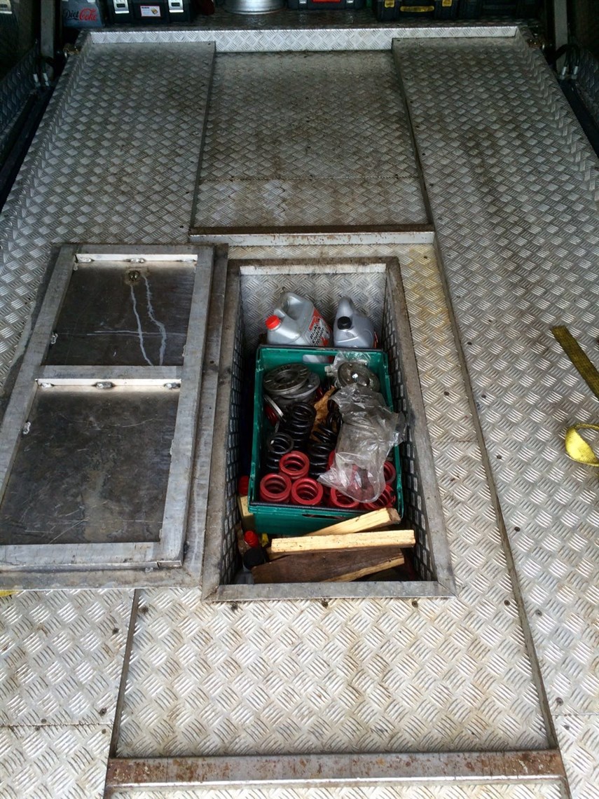 annard-built-scania-p310-race-transporter-mot