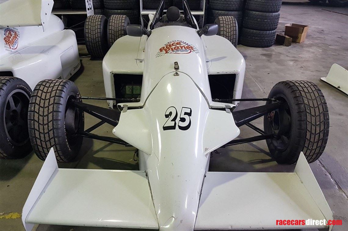 formula-vauxhall-lotus-car