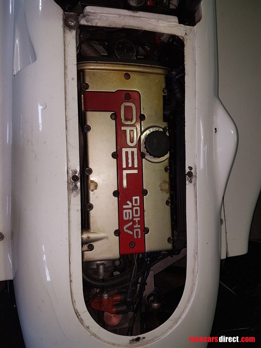 formula-vauxhall-lotus-car