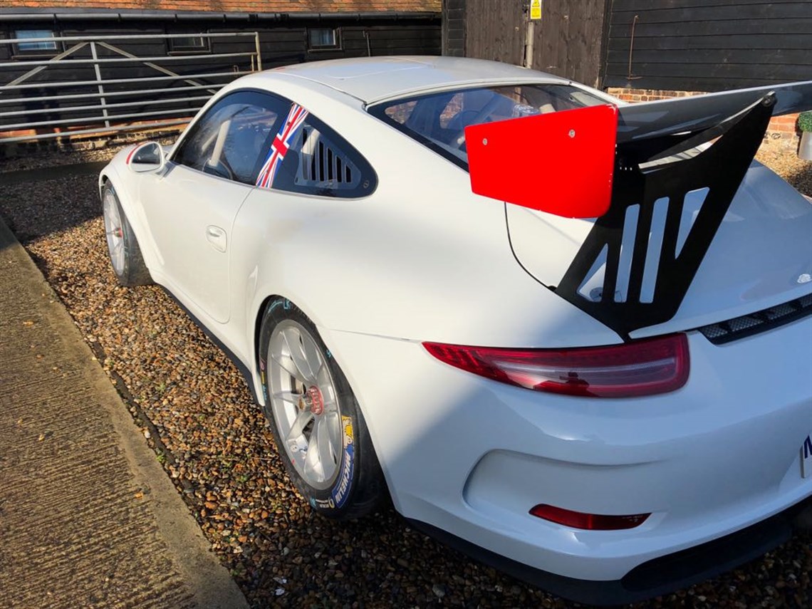 porsche-991-carrera-cup-race-car