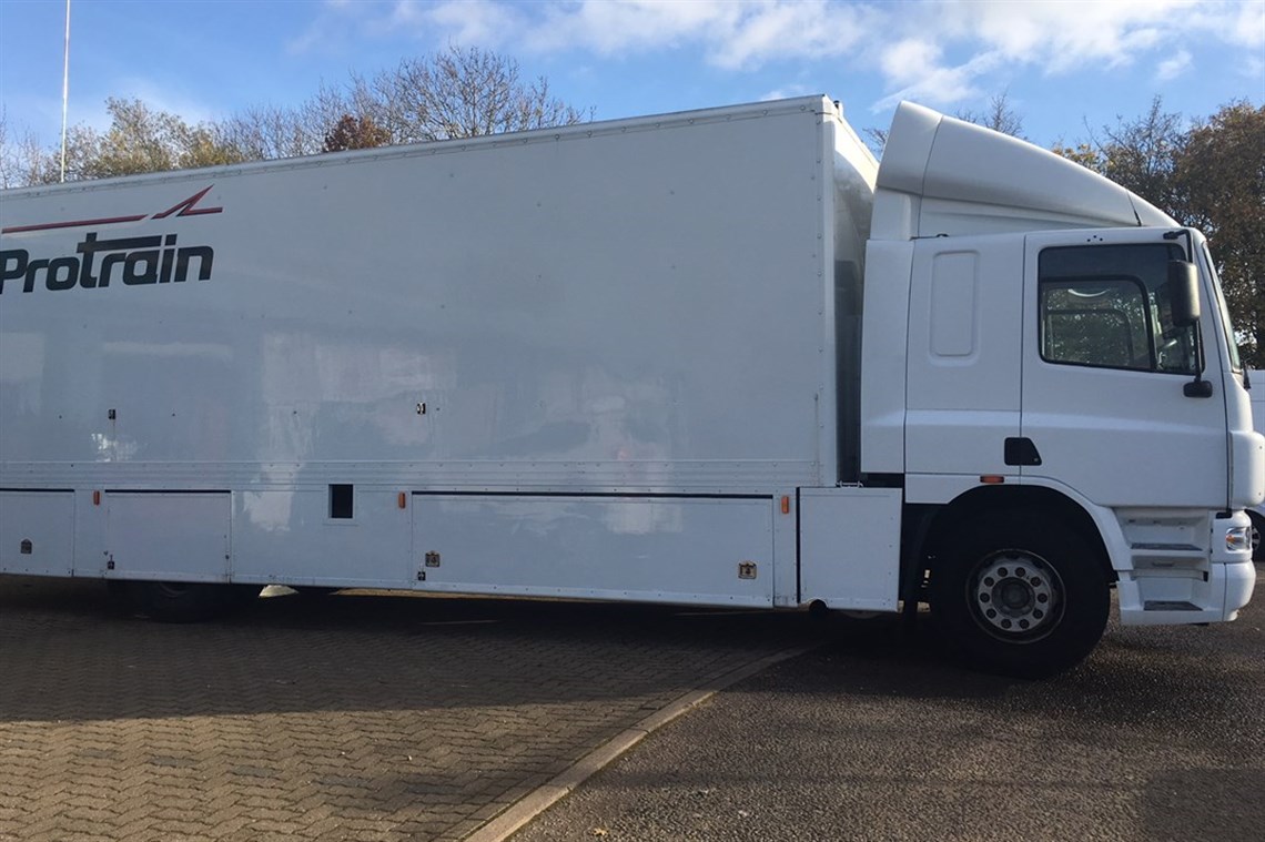 18t-daf-race-truck-and-large-awning