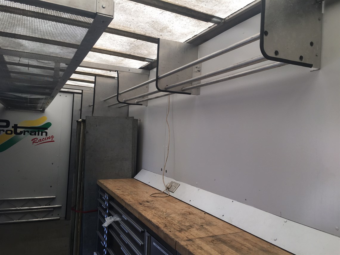 18t-daf-race-truck-and-large-awning