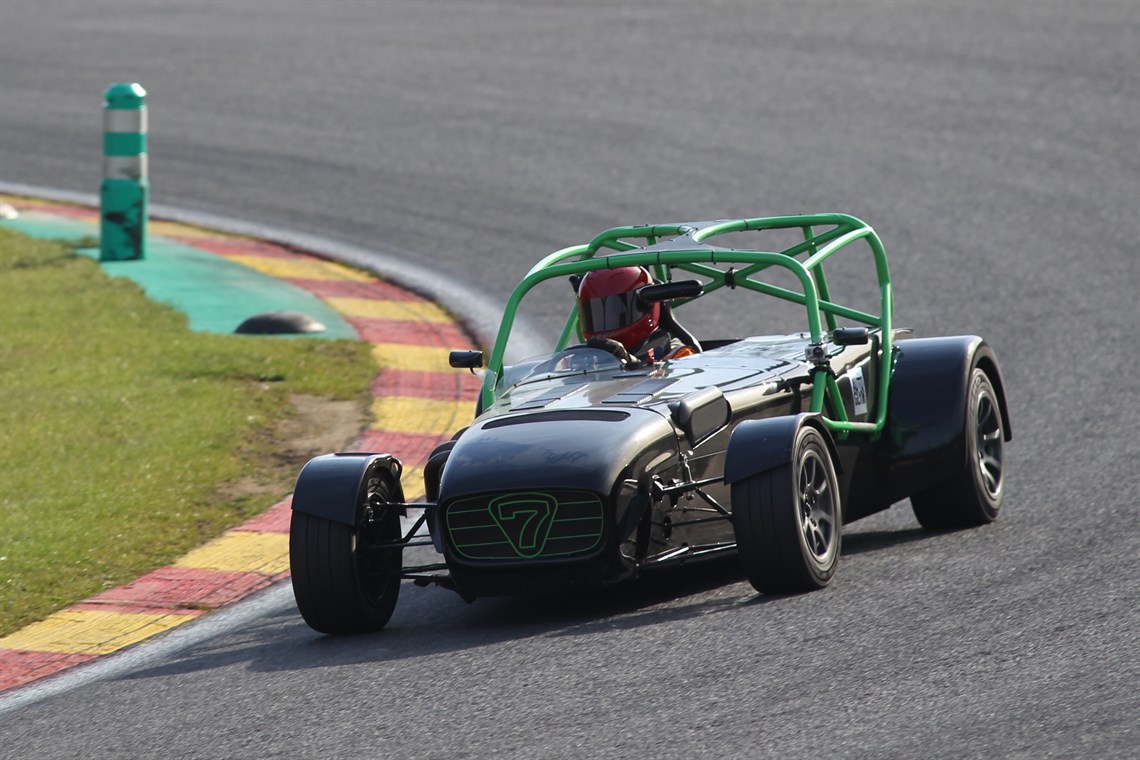 caterham-csr-race-car-280hp