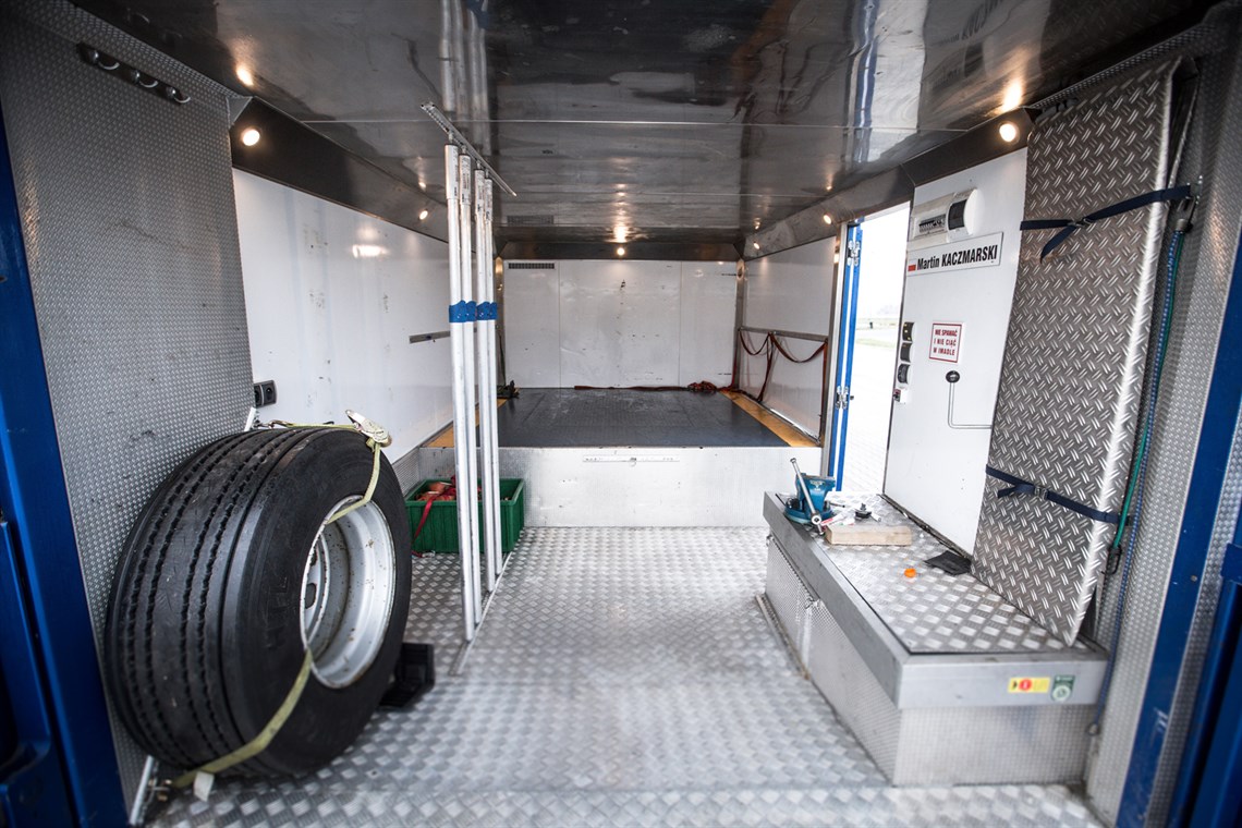 truck-trailer-superb-condition