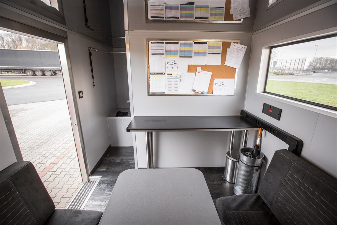 truck-trailer-superb-condition