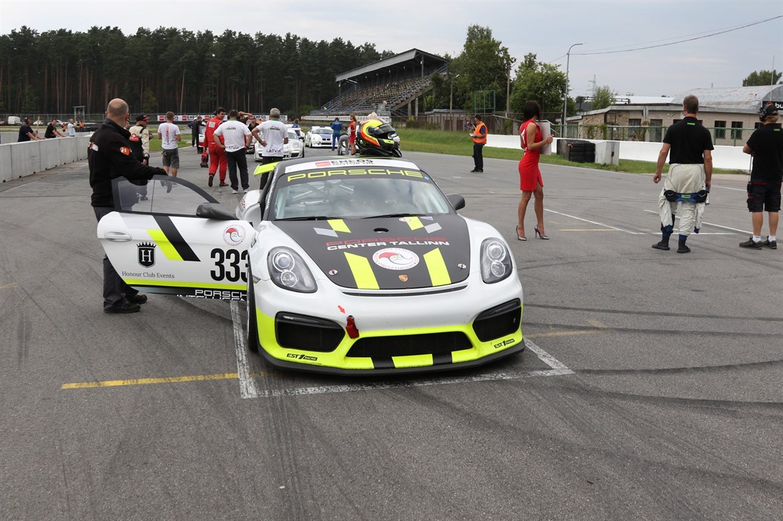 cayman-gt4-clubsport-mr-trophy