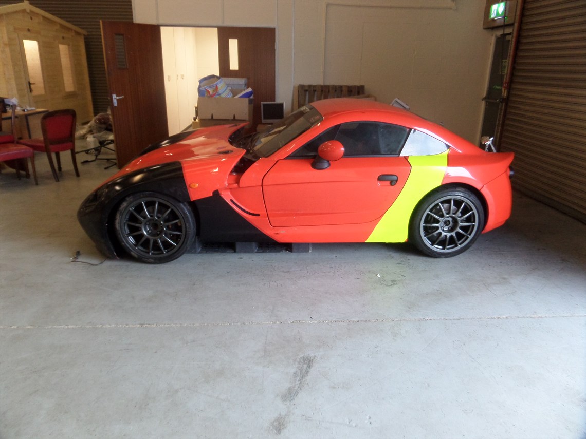 damaged-2015-ginetta-g40-grdc-car