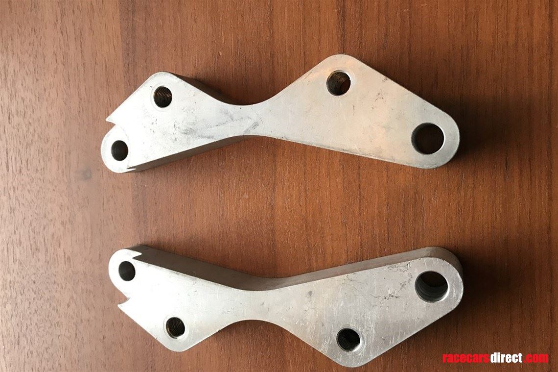 pair-of-dg-caliper-mounts
