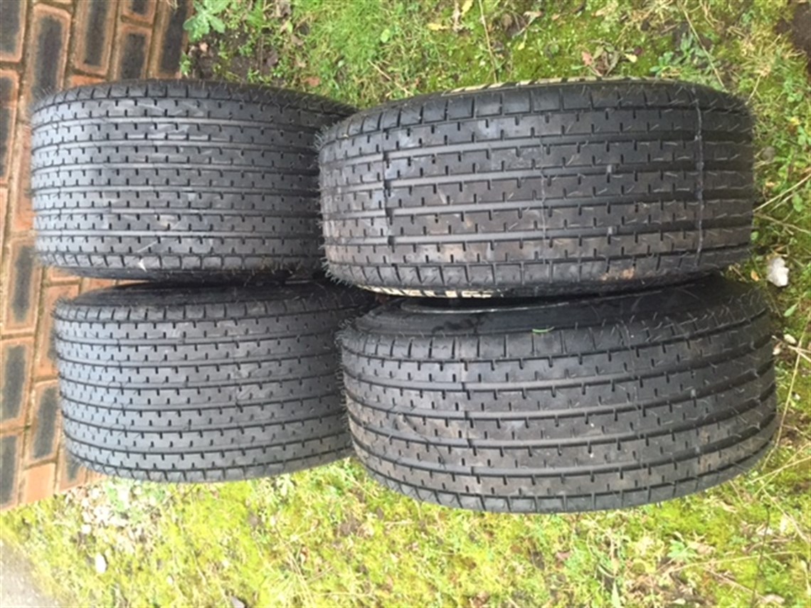 set-of-oz-racing-formula-renault-wheels-tyres