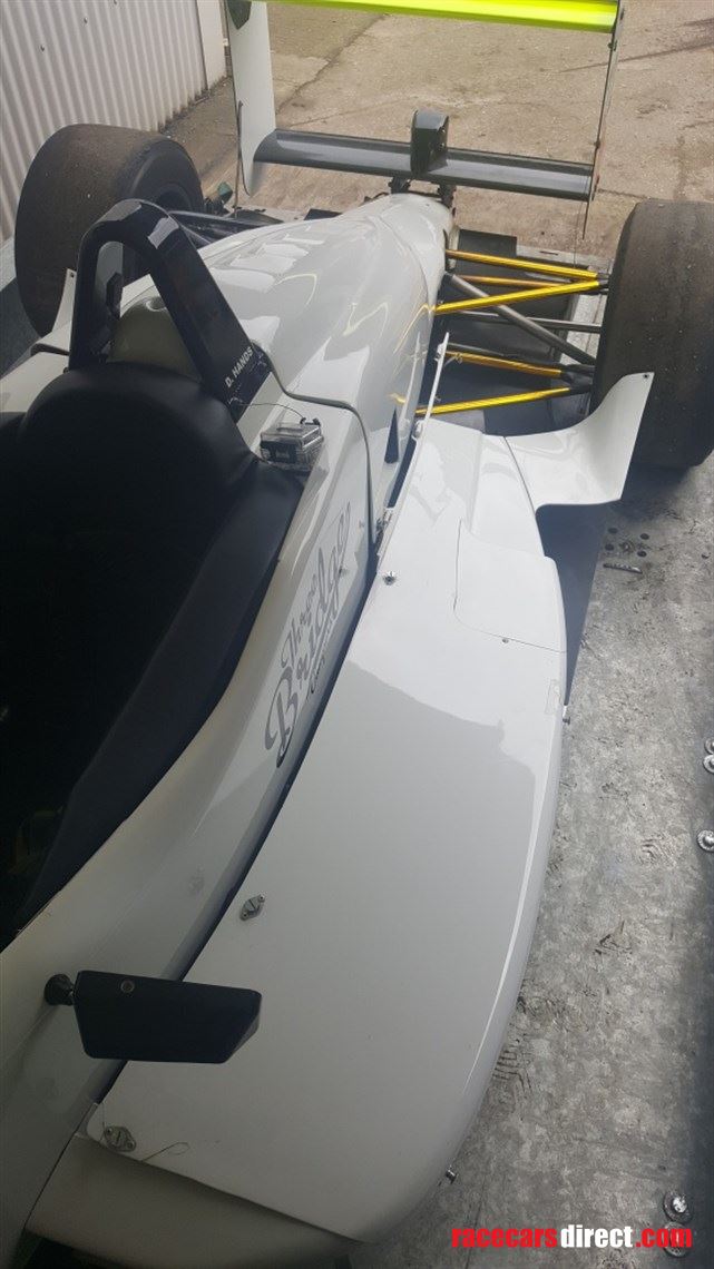 dallara-f301-rolling-chassis