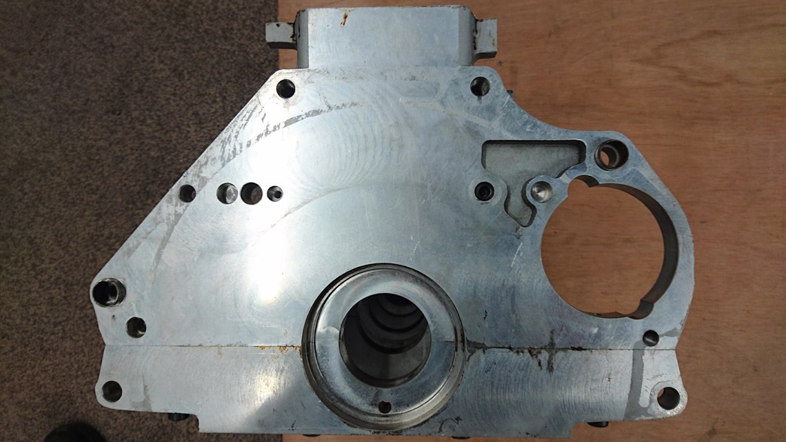 c20xec20let-qed-millington-aluminium-race-blo