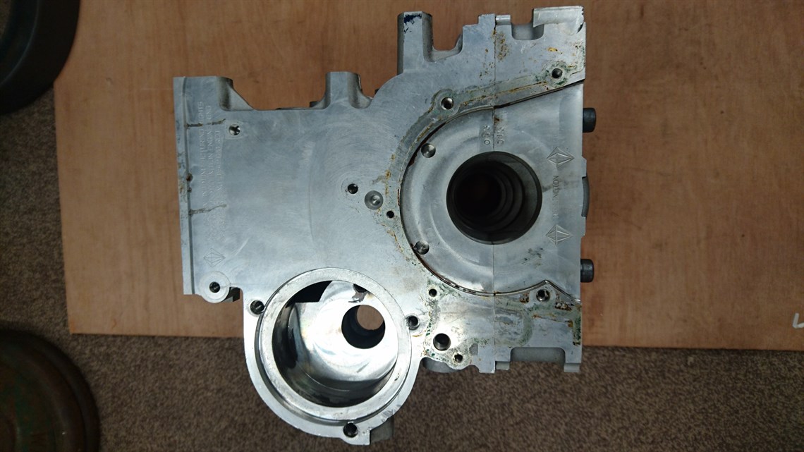 c20xec20let-qed-millington-aluminium-race-blo