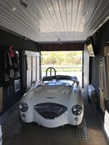 fantastic-man-75-tonne-race-transporter-motor