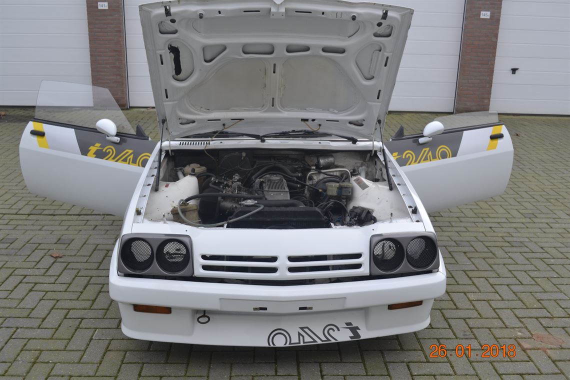 opel-manta-240i-historic-racer